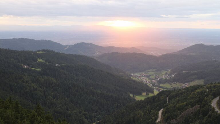 Dieses Bild zeigt eine Webcam-Aufnahme vom Achertal, aufgenommen am Freitag, den 12.09.2025 um 19:40 Uhr. Die Temperatur betrug 10.7°C.