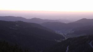 Dieses Bild zeigt eine Webcam-Aufnahme vom Achertal, aufgenommen am Dienstag, den 07.04.2026 um 20:30 Uhr. Die Temperatur betrug 10.9°C.