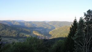 Dieses Bild zeigt eine Webcam-Aufnahme vom Achertal, aufgenommen am Donnerstag, den 13.08.2026 um 07:20 Uhr. Die Temperatur betrug 22.8°C.