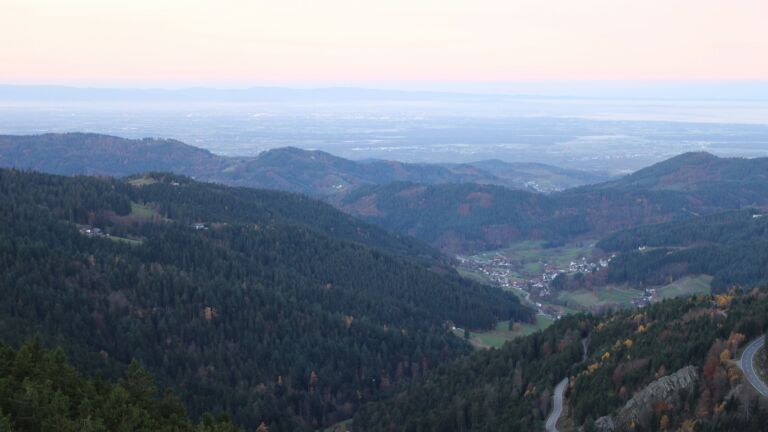 Dieses Bild zeigt eine Webcam-Aufnahme vom Achertal, aufgenommen am Mittwoch, den 05.11.2025 um 07:20 Uhr. Die Temperatur betrug 11.6°C.