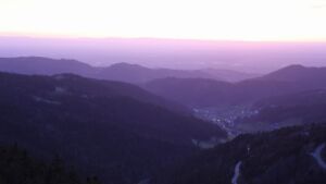 Dieses Bild zeigt eine Webcam-Aufnahme vom Achertal, aufgenommen am Montag, den 06.04.2026 um 20:20 Uhr. Die Temperatur betrug 10°C.