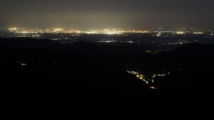 Dieses Bild zeigt eine Webcam-Aufnahme vom Achertal, aufgenommen am Samstag, den 05.07.2025 um 03:40 Uhr. Die Temperatur betrug 16.9°C.