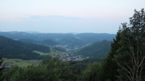 Dieses Bild zeigt eine Webcam-Aufnahme vom Achertal, aufgenommen am Samstag, den 18.07.2026 um 05:40 Uhr. Die Temperatur betrug 15.7°C.