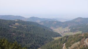 Dieses Bild zeigt eine Webcam-Aufnahme vom Achertal, aufgenommen am Freitag, den 06.03.2026 um 10:30 Uhr. Die Temperatur betrug 15.4°C.