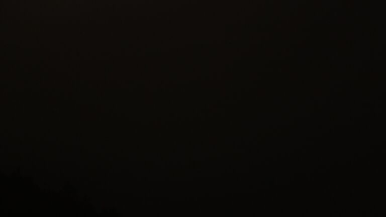 Dieses Bild zeigt eine Webcam-Aufnahme vom Achertal, aufgenommen am Dienstag, den 18.11.2025 um 19:30 Uhr. Die Temperatur betrug -3.4°C.