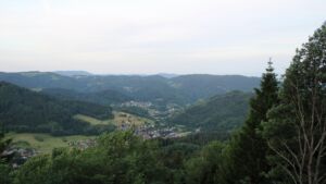 Dieses Bild zeigt eine Webcam-Aufnahme vom Achertal, aufgenommen am Montag, den 08.06.2026 um 05:50 Uhr. Die Temperatur betrug 15.5°C.