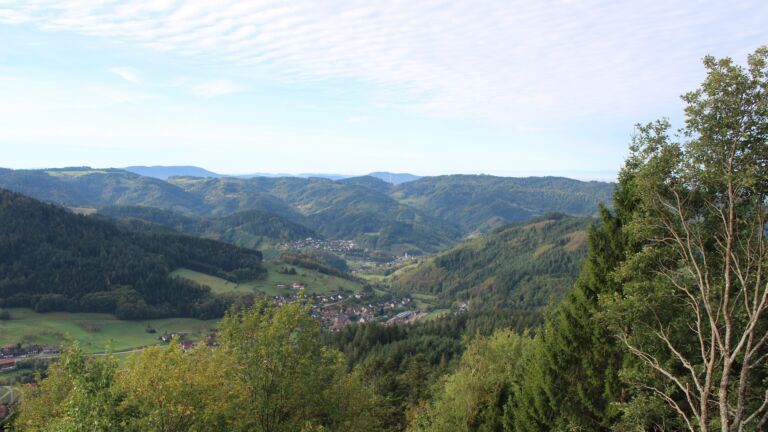 Dieses Bild zeigt eine Webcam-Aufnahme vom Achertal, aufgenommen am Donnerstag, den 15.10.2026 um 10:10 Uhr. Die Temperatur betrug 15.7°C.