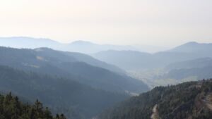 Dieses Bild zeigt eine Webcam-Aufnahme vom Achertal, aufgenommen am Samstag, den 07.03.2026 um 15:50 Uhr. Die Temperatur betrug 13.6°C.