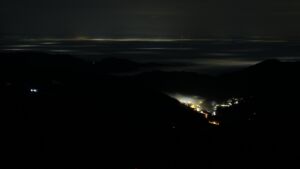 Dieses Bild zeigt eine Webcam-Aufnahme vom Achertal, aufgenommen am Mittwoch, den 21.01.2026 um 23:30 Uhr. Die Temperatur betrug 6.1°C.