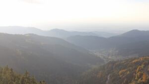 Dieses Bild zeigt eine Webcam-Aufnahme vom Achertal, aufgenommen am Dienstag, den 14.10.2025 um 17:30 Uhr. Die Temperatur betrug 10.2°C.