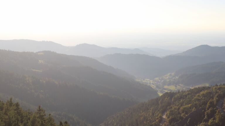 Dieses Bild zeigt eine Webcam-Aufnahme vom Achertal, aufgenommen am Freitag, den 19.09.2025 um 18:20 Uhr. Die Temperatur betrug 25.7°C.