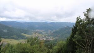 Dieses Bild zeigt eine Webcam-Aufnahme vom Achertal, aufgenommen am Freitag, den 28.08.2026 um 12:40 Uhr. Die Temperatur betrug 18.1°C.