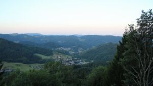 Dieses Bild zeigt eine Webcam-Aufnahme vom Achertal, aufgenommen am Samstag, den 25.07.2026 um 06:10 Uhr. Die Temperatur betrug 19.7°C.