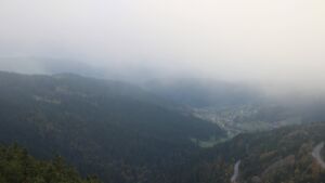 Dieses Bild zeigt eine Webcam-Aufnahme vom Achertal, aufgenommen am Montag, den 13.10.2025 um 17:50 Uhr. Die Temperatur betrug 6.1°C.