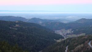 Dieses Bild zeigt eine Webcam-Aufnahme vom Achertal, aufgenommen am Dienstag, den 09.12.2025 um 08:00 Uhr. Die Temperatur betrug 10.1°C.