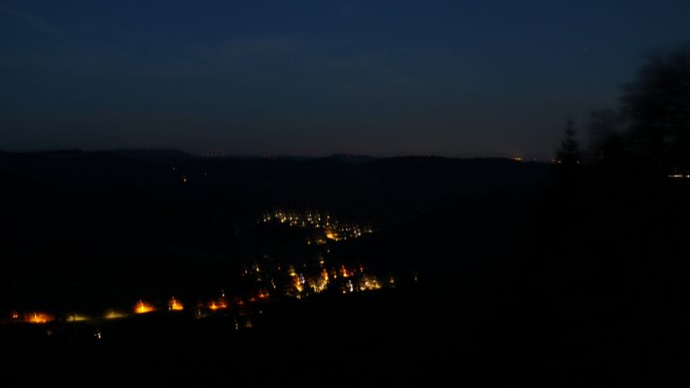 Dieses Bild zeigt eine Webcam-Aufnahme vom Achertal, aufgenommen am Montag, den 13.07.2026 um 04:20 Uhr. Die Temperatur betrug 21.2°C.