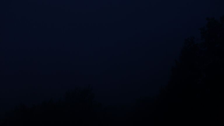 Dieses Bild zeigt eine Webcam-Aufnahme vom Achertal, aufgenommen am Mittwoch, den 21.10.2026 um 07:10 Uhr. Die Temperatur betrug 7.7°C.