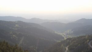 Dieses Bild zeigt eine Webcam-Aufnahme vom Achertal, aufgenommen am Freitag, den 17.04.2026 um 19:20 Uhr. Die Temperatur betrug 13.3°C.