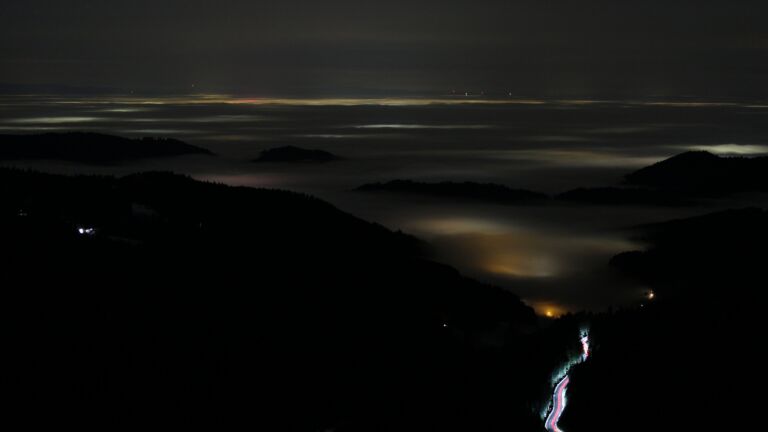 Dieses Bild zeigt eine Webcam-Aufnahme vom Achertal, aufgenommen am Mittwoch, den 21.01.2026 um 05:50 Uhr. Die Temperatur betrug 6.1°C.