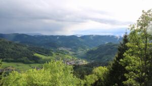 Dieses Bild zeigt eine Webcam-Aufnahme vom Achertal, aufgenommen am Donnerstag, den 14.05.2026 um 18:30 Uhr. Die Temperatur betrug 7.1°C.
