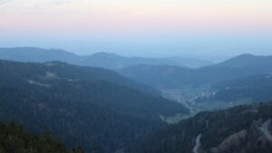 Dieses Bild zeigt eine Webcam-Aufnahme vom Achertal, aufgenommen am Freitag, den 20.03.2026 um 06:40 Uhr. Die Temperatur betrug 2.2°C.