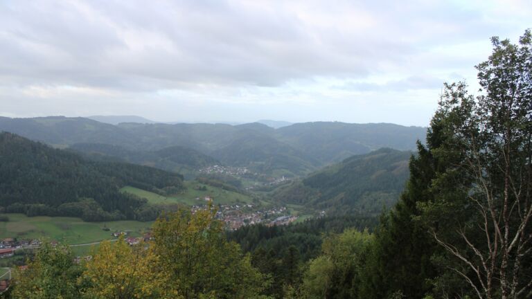 Dieses Bild zeigt eine Webcam-Aufnahme vom Achertal, aufgenommen am Montag, den 26.10.2026 um 08:20 Uhr. Die Temperatur betrug 5.3°C.