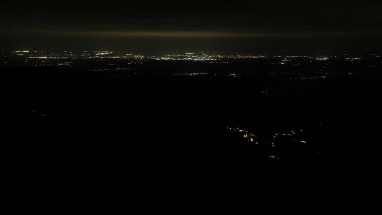 Dieses Bild zeigt eine Webcam-Aufnahme vom Achertal, aufgenommen am Mittwoch, den 28.05.2025 um 02:50 Uhr. Die Temperatur betrug 10.2°C.