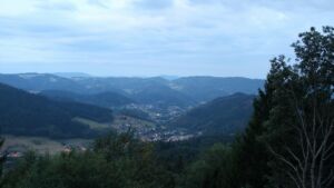Dieses Bild zeigt eine Webcam-Aufnahme vom Achertal, aufgenommen am Dienstag, den 18.08.2026 um 06:00 Uhr. Die Temperatur betrug 17°C.