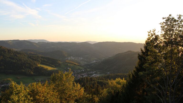 Dieses Bild zeigt eine Webcam-Aufnahme vom Achertal, aufgenommen am Samstag, den 26.09.2026 um 18:50 Uhr. Die Temperatur betrug 25.1°C.