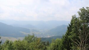 Dieses Bild zeigt eine Webcam-Aufnahme vom Achertal, aufgenommen am Montag, den 17.08.2026 um 13:30 Uhr. Die Temperatur betrug 19.6°C.