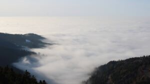 Dieses Bild zeigt eine Webcam-Aufnahme vom Achertal, aufgenommen am Sonntag, den 18.01.2026 um 15:00 Uhr. Die Temperatur betrug 6.4°C.