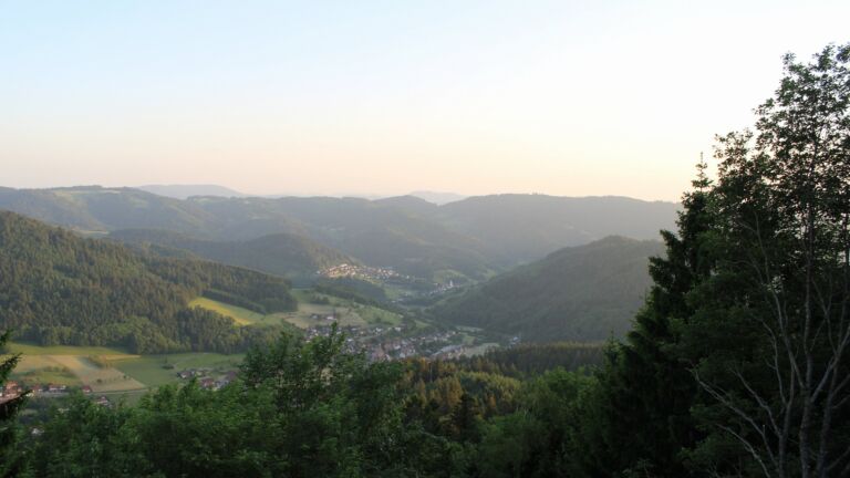 Dieses Bild zeigt eine Webcam-Aufnahme vom Achertal, aufgenommen am Mittwoch, den 27.05.2026 um 20:40 Uhr. Die Temperatur betrug 23.4°C.
