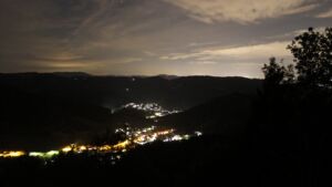 Dieses Bild zeigt eine Webcam-Aufnahme vom Achertal, aufgenommen am Dienstag, den 08.09.2026 um 23:30 Uhr. Die Temperatur betrug 19.8°C.