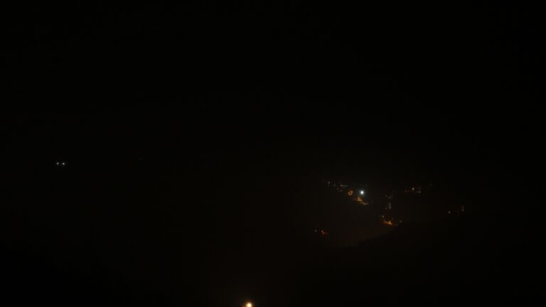 Dieses Bild zeigt eine Webcam-Aufnahme vom Achertal, aufgenommen am Mittwoch, den 24.12.2025 um 21:00 Uhr. Die Temperatur betrug -6°C.