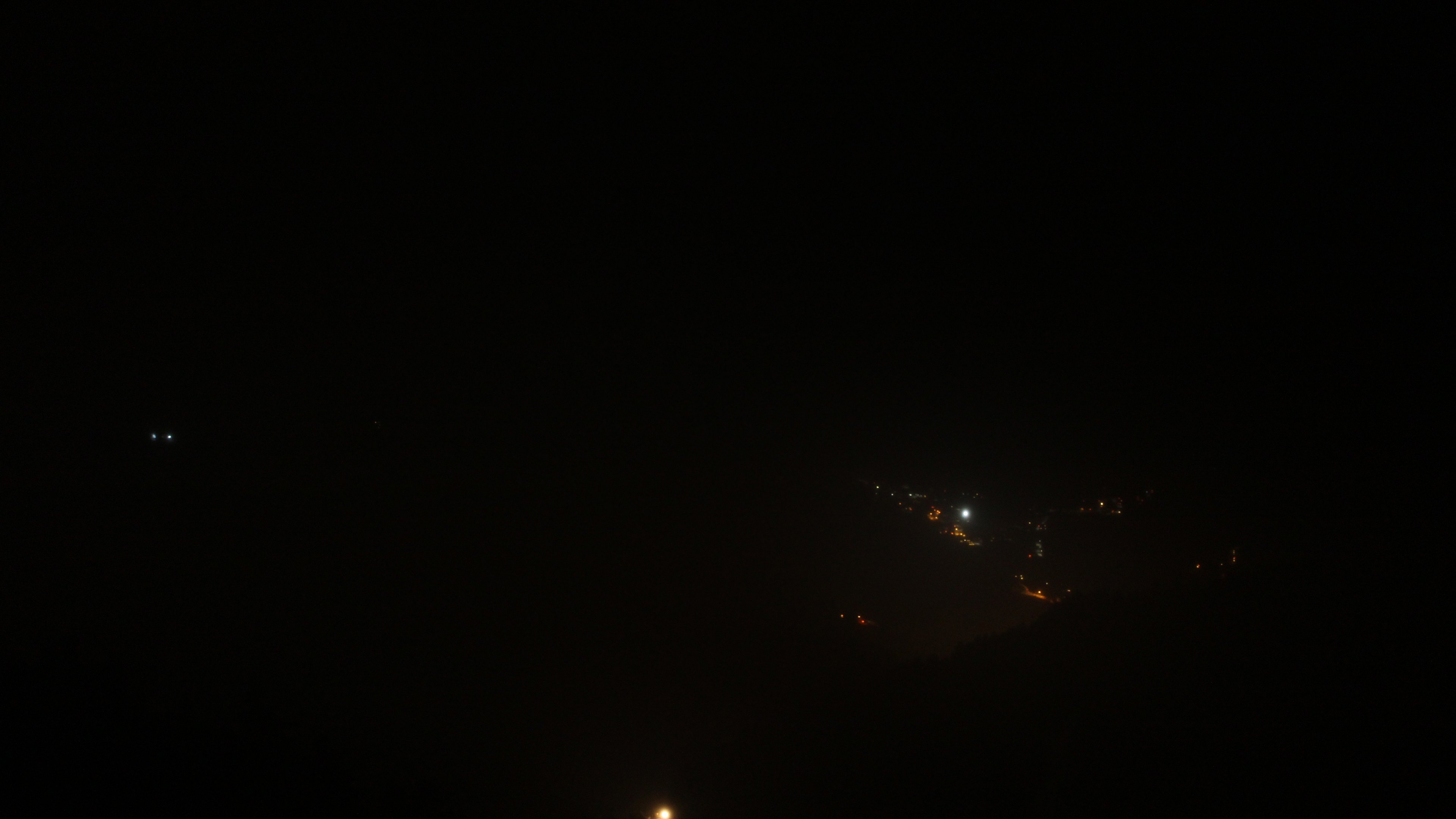 Dieses Bild zeigt eine Webcam-Aufnahme vom Achertal, aufgenommen am Mittwoch, den 24.12.2025 um 21:00 Uhr. Die Temperatur betrug -6°C.