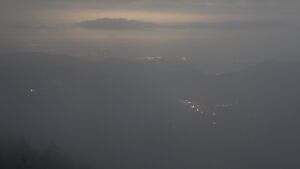 Dieses Bild zeigt eine Webcam-Aufnahme vom Achertal, aufgenommen am Sonntag, den 01.02.2026 um 06:00 Uhr. Die Temperatur betrug 1.9°C.