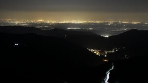 Dieses Bild zeigt eine Webcam-Aufnahme vom Achertal, aufgenommen am Donnerstag, den 19.03.2026 um 21:30 Uhr. Die Temperatur betrug 4.1°C.