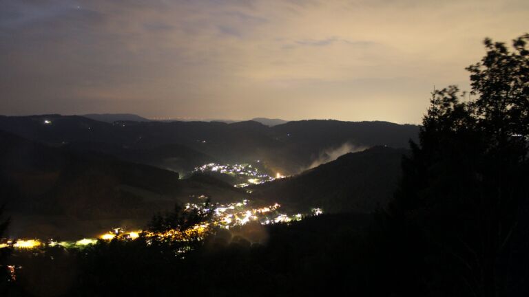 Dieses Bild zeigt eine Webcam-Aufnahme vom Achertal, aufgenommen am Freitag, den 31.07.2026 um 22:40 Uhr. Die Temperatur betrug 17.9°C.