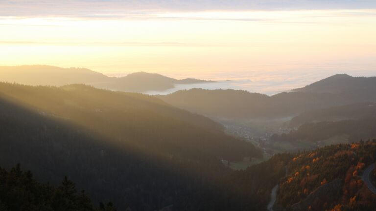 Dieses Bild zeigt eine Webcam-Aufnahme vom Achertal, aufgenommen am Samstag, den 08.11.2025 um 16:40 Uhr. Die Temperatur betrug 9°C.