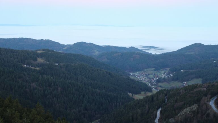 Dieses Bild zeigt eine Webcam-Aufnahme vom Achertal, aufgenommen am Mittwoch, den 25.02.2026 um 07:10 Uhr. Die Temperatur betrug 7.7°C.