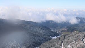 Dieses Bild zeigt eine Webcam-Aufnahme vom Achertal, aufgenommen am Freitag, den 21.11.2025 um 12:30 Uhr. Die Temperatur betrug -4.5°C.