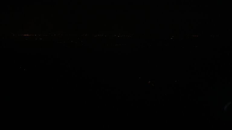 Dieses Bild zeigt eine Webcam-Aufnahme vom Achertal, aufgenommen am Sonntag, den 27.07.2025 um 04:30 Uhr. Die Temperatur betrug 12.6°C.