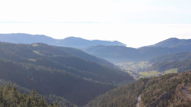 Dieses Bild zeigt eine Webcam-Aufnahme vom Achertal, aufgenommen am Mittwoch, den 25.02.2026 um 16:20 Uhr. Die Temperatur betrug 15.4°C.