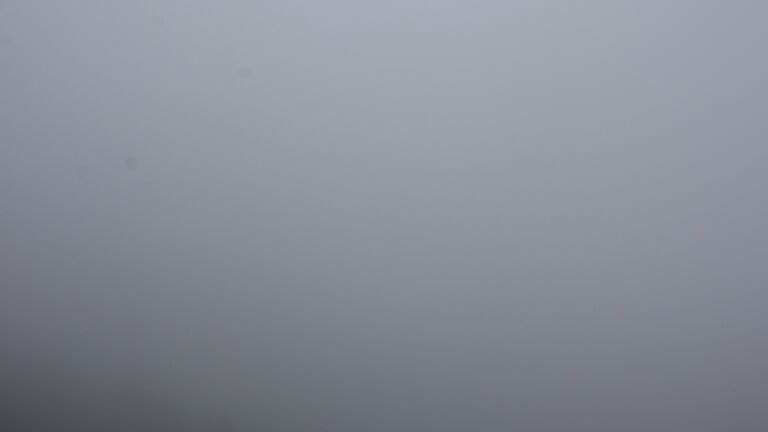 Dieses Bild zeigt eine Webcam-Aufnahme vom Achertal, aufgenommen am Dienstag, den 23.09.2025 um 12:00 Uhr. Die Temperatur betrug 5°C.