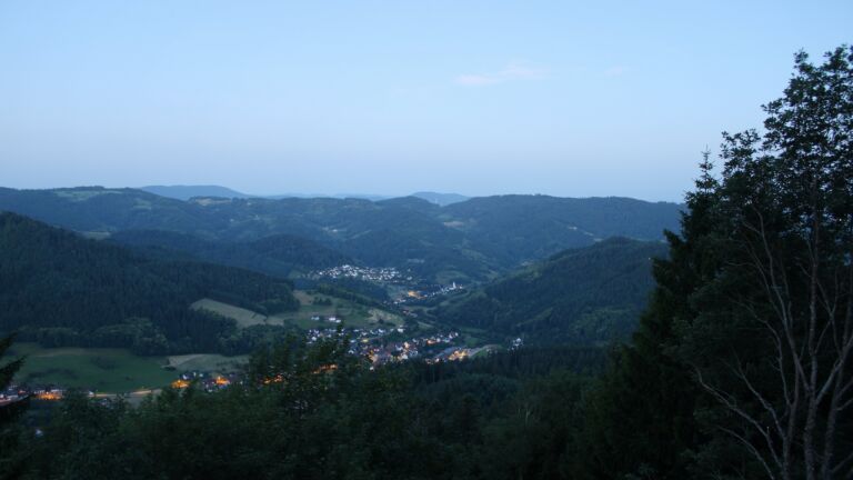 Dieses Bild zeigt eine Webcam-Aufnahme vom Achertal, aufgenommen am Freitag, den 19.06.2026 um 04:40 Uhr. Die Temperatur betrug 24.9°C.