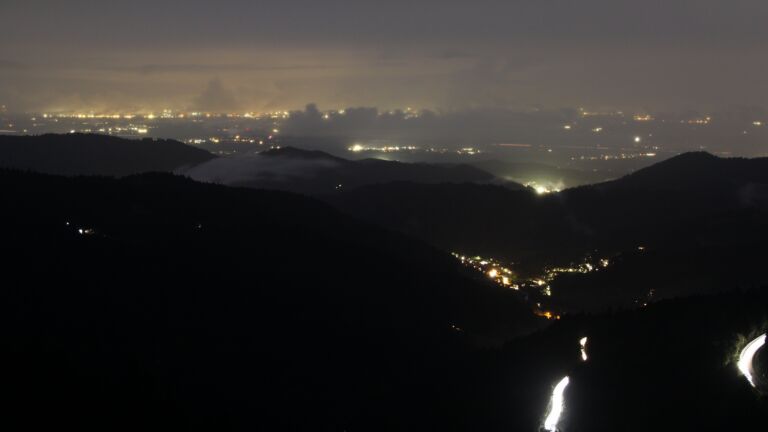 Dieses Bild zeigt eine Webcam-Aufnahme vom Achertal, aufgenommen am Donnerstag, den 25.09.2025 um 20:10 Uhr. Die Temperatur betrug 4.9°C.