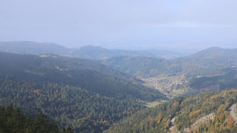 Dieses Bild zeigt eine Webcam-Aufnahme vom Achertal, aufgenommen am Montag, den 13.10.2025 um 11:20 Uhr. Die Temperatur betrug 7.1°C.