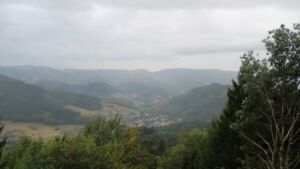 Dieses Bild zeigt eine Webcam-Aufnahme vom Achertal, aufgenommen am Freitag, den 21.08.2026 um 18:50 Uhr. Die Temperatur betrug 14.4°C.