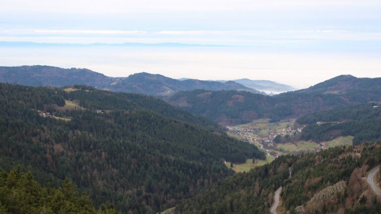 Dieses Bild zeigt eine Webcam-Aufnahme vom Achertal, aufgenommen am Mittwoch, den 03.12.2025 um 09:50 Uhr. Die Temperatur betrug 5.4°C.