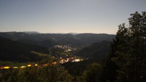 Dieses Bild zeigt eine Webcam-Aufnahme vom Achertal, aufgenommen am Samstag, den 26.09.2026 um 03:30 Uhr. Die Temperatur betrug 16°C.